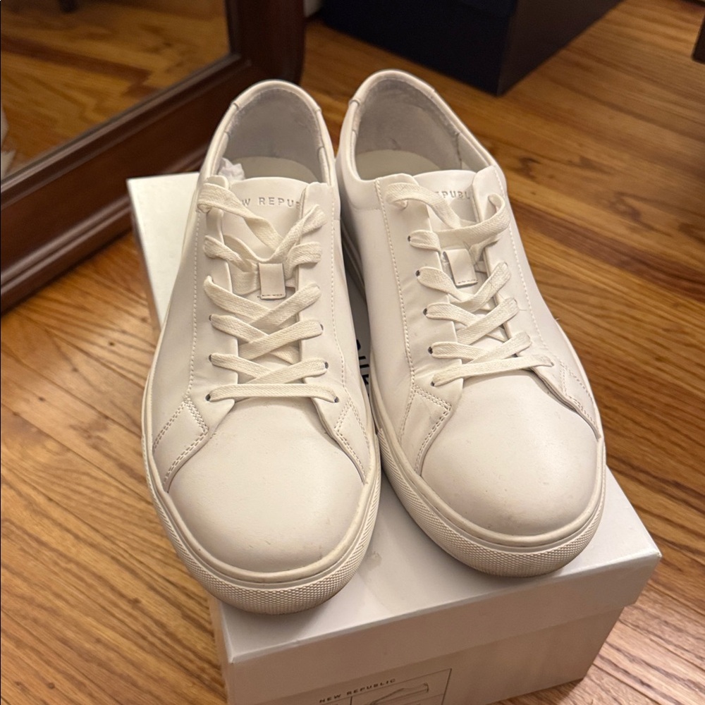 White Leather Men's Sneakers by